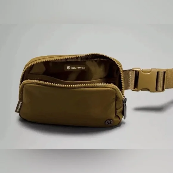 NWOT lululemon Everywhere Belt Bag Burnt Caramel 1L Unisex LU9AX2S - Picture 2 of 6